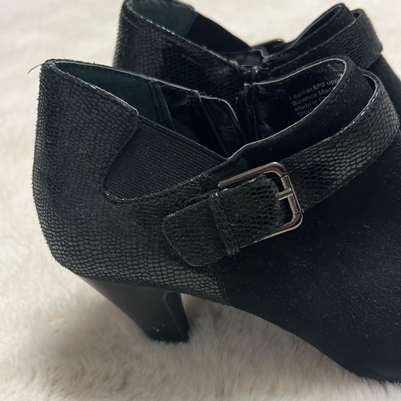 Alfani Suede Booties 8.5 - Picture 2 of 4